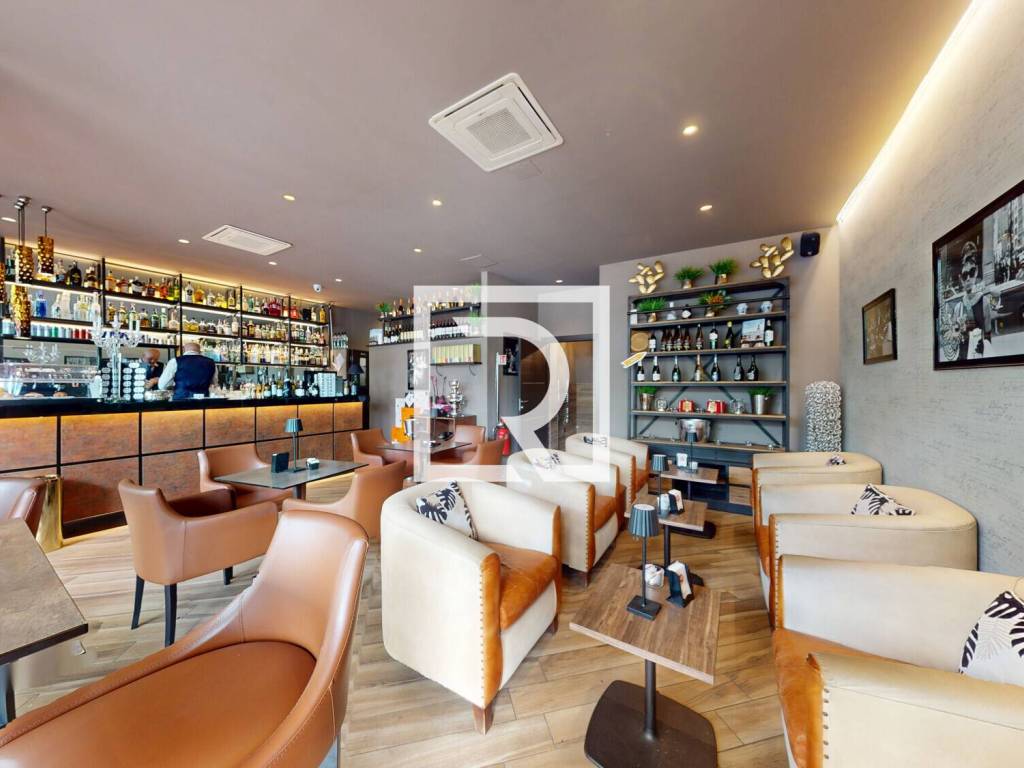 negozio in vendita a Cesenatico in zona Sala