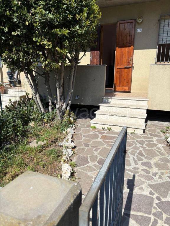 casa indipendente in vendita a Cesenatico in zona Villamarina