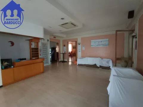 intera palazzina in vendita a Cesenatico in zona Villamarina