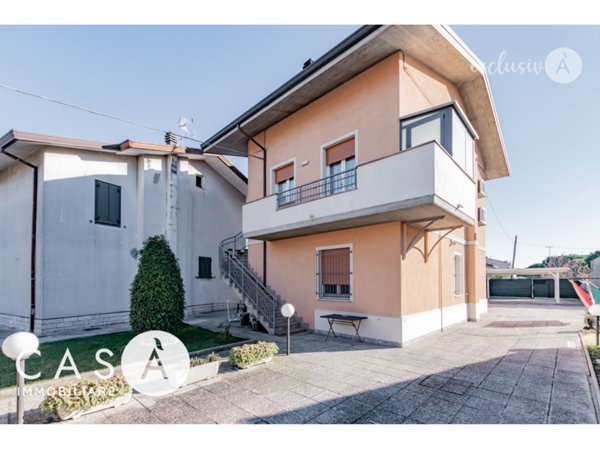 appartamento in vendita a Cesenatico in zona Sala