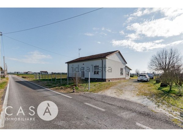 casa indipendente in vendita a Cesenatico in zona Sala