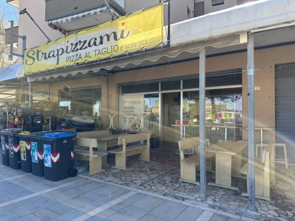 negozio in vendita a Cesenatico