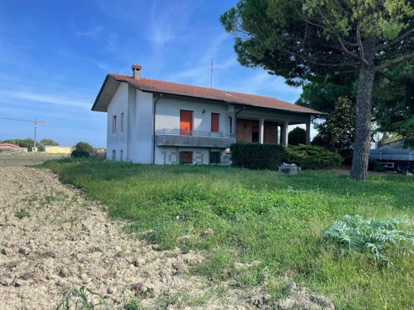 casa indipendente in vendita a Cesenatico