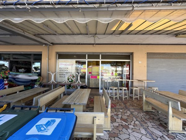 negozio in vendita a Cesenatico