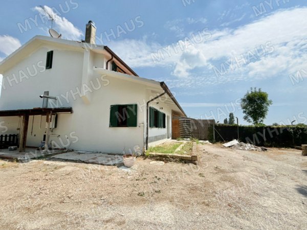 casa indipendente in vendita a Cesenatico in zona Cannucceto