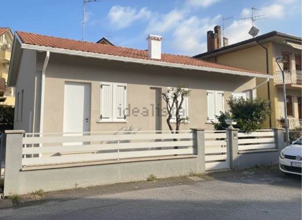 casa indipendente in vendita a Cesenatico