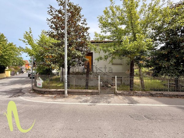 casa indipendente in vendita a Cesenatico