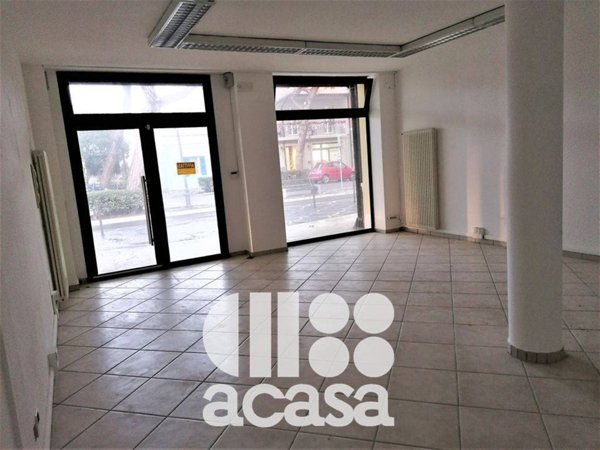 negozio in vendita a Cesenatico