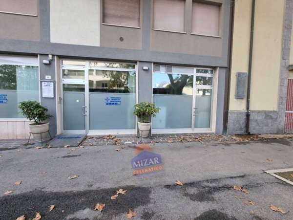 negozio in vendita a Cesenatico