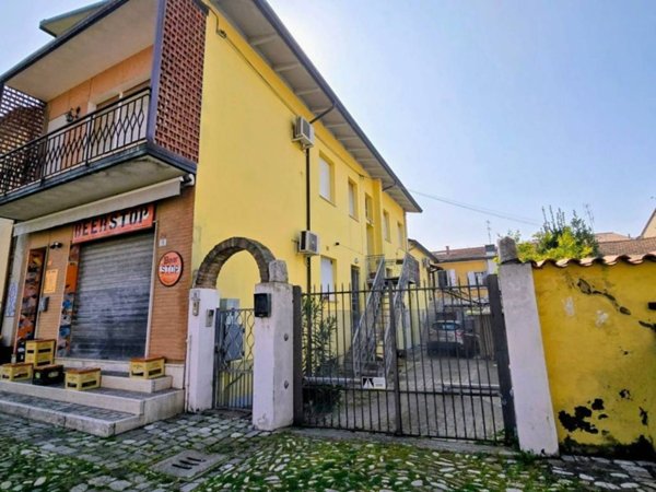 negozio in vendita a Cesenatico