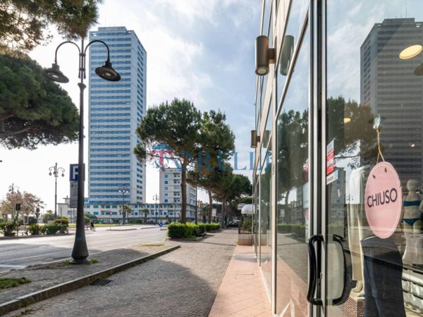 negozio in vendita a Cesenatico