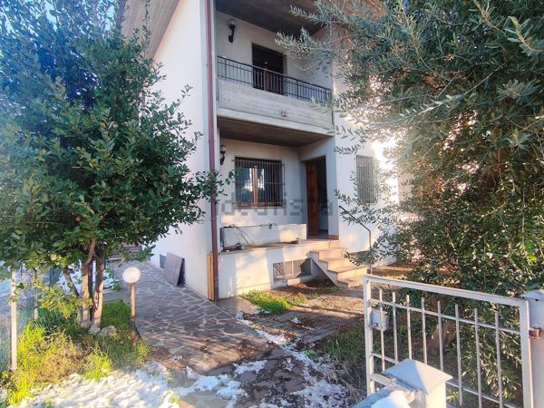 casa indipendente in vendita a Cesenatico in zona Sala