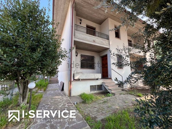 casa indipendente in vendita a Cesenatico