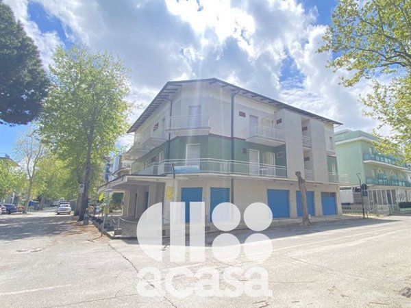 intera palazzina in vendita a Cesenatico in zona Villamarina