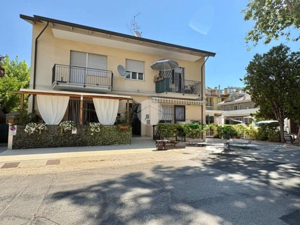 appartamento in vendita a Cesenatico in zona Villamarina