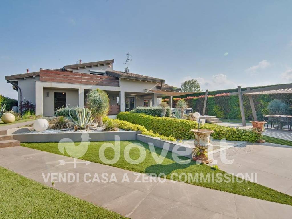 casa indipendente in vendita a Cesenatico in zona Cannucceto