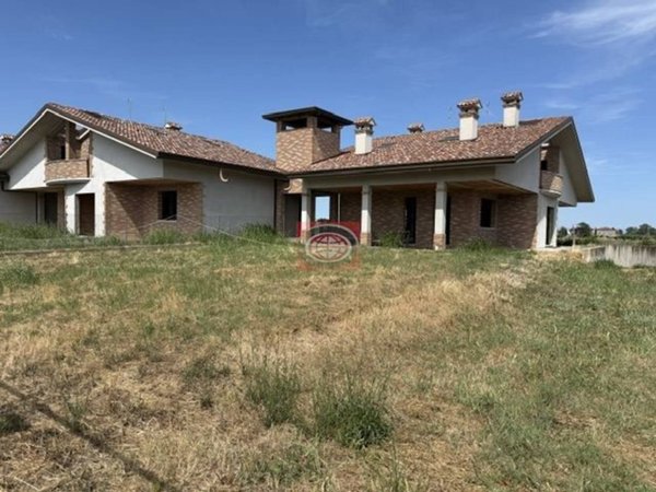 casa indipendente in vendita a Cesenatico in zona Sala
