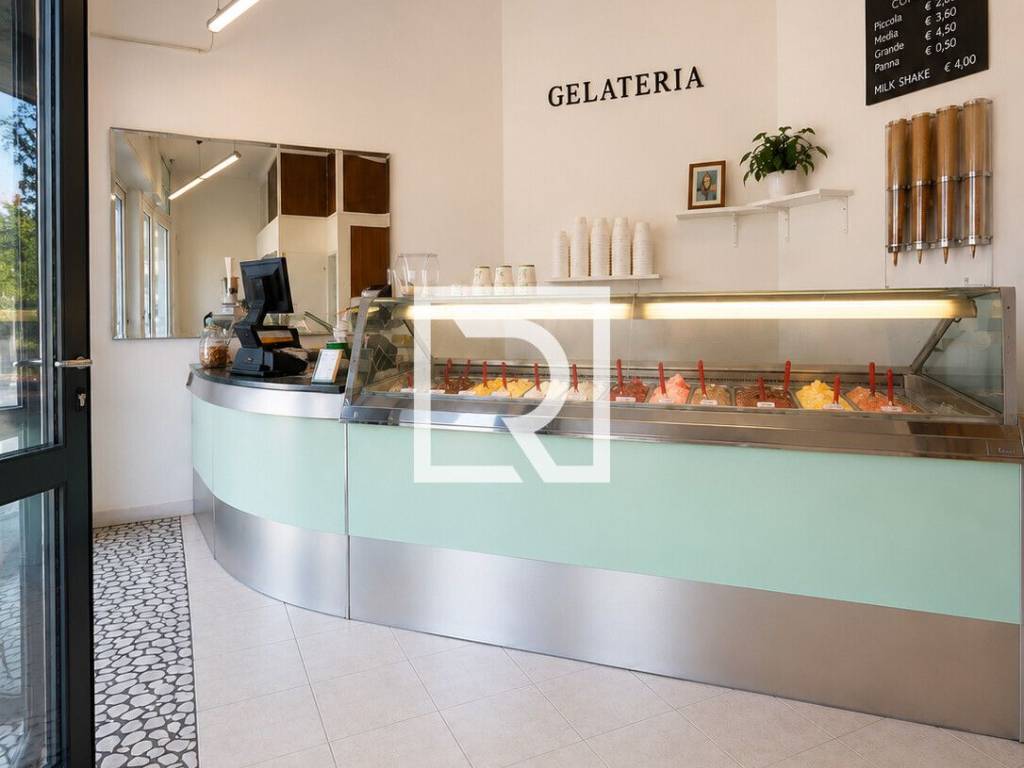 negozio in vendita a Cesenatico