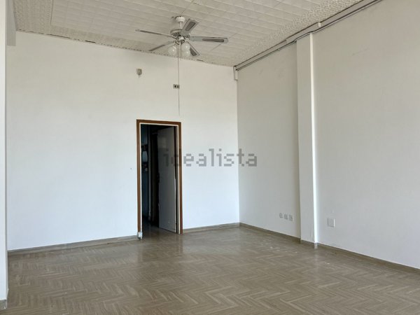 negozio in vendita a Cesenatico