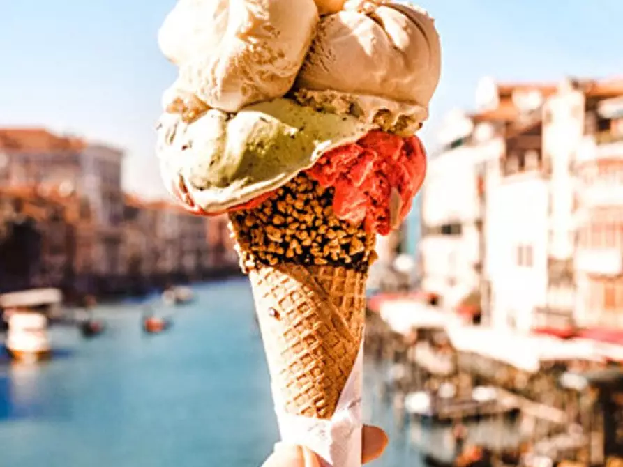 negozio in vendita a Cesenatico