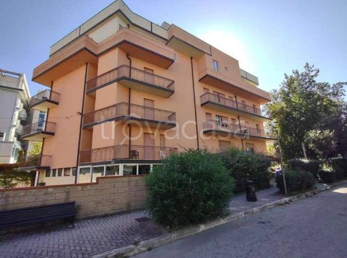 ufficio in vendita a Cesenatico in zona Valverde
