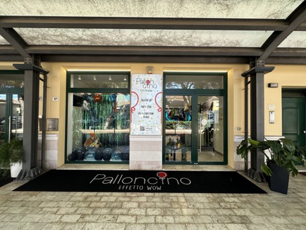 negozio in vendita a Cesenatico