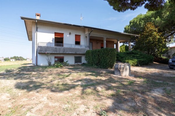 casa indipendente in vendita a Cesenatico in zona Sala