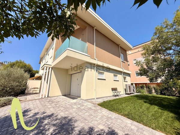 casa indipendente in vendita a Cesenatico in zona Borella