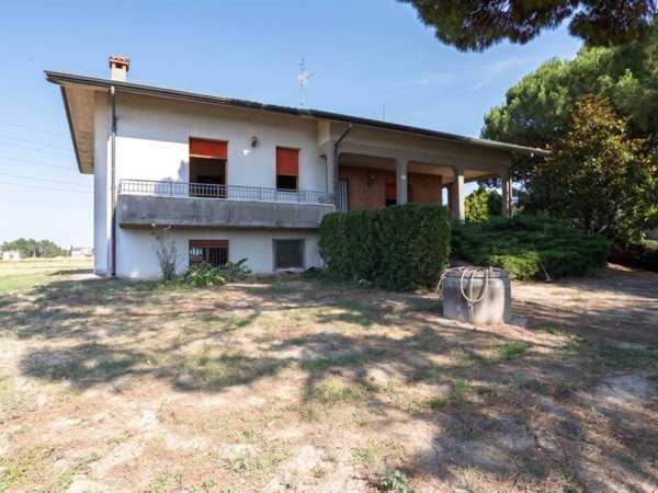 casa indipendente in vendita a Cesenatico in zona Sala