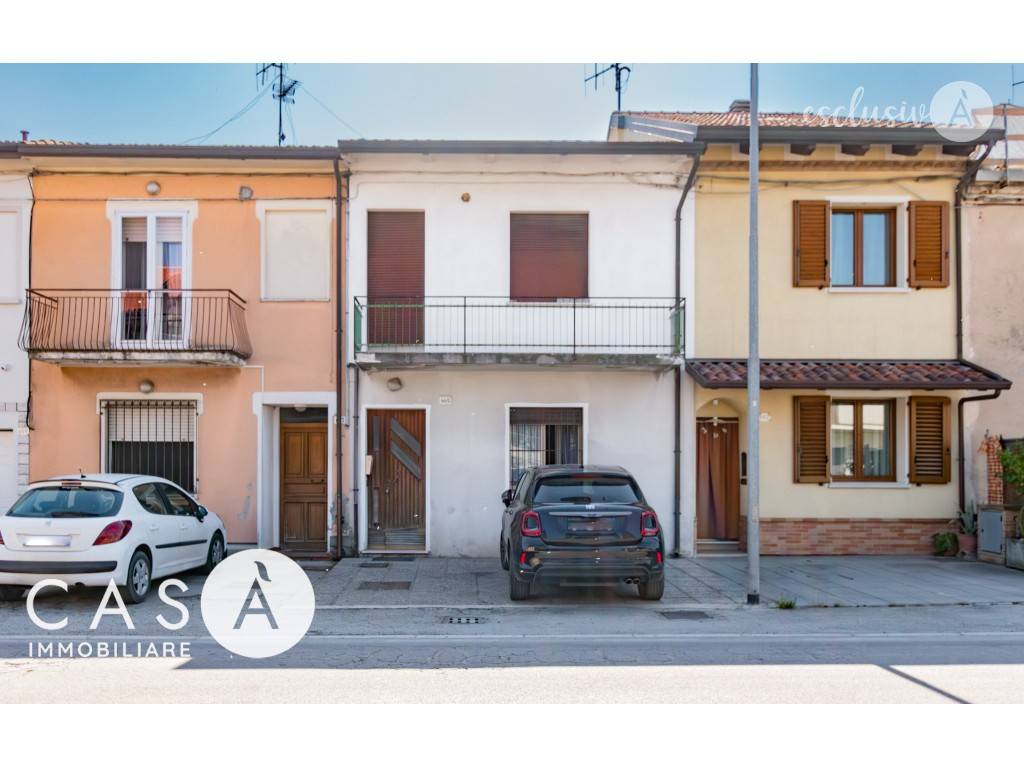 casa indipendente in vendita a Cesenatico in zona Bagnarola