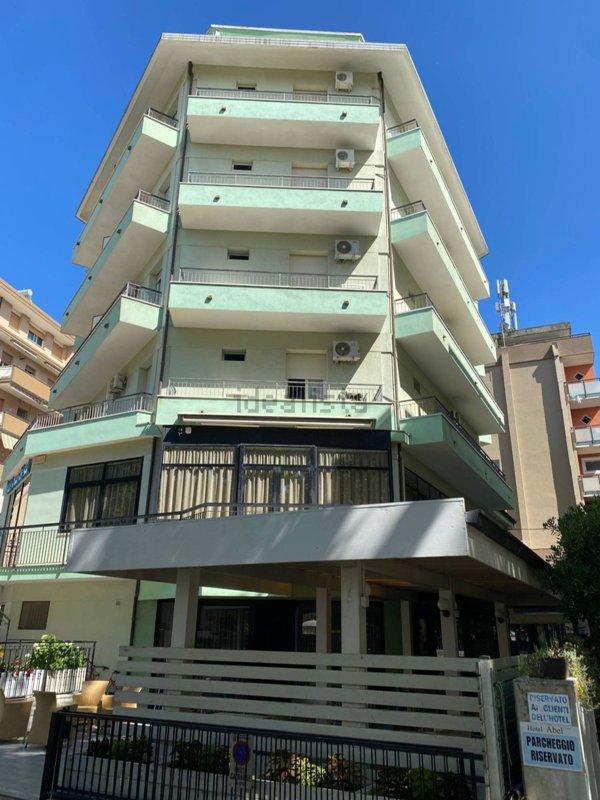 albergo in vendita a Cesenatico