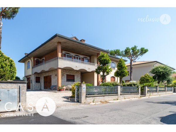 casa indipendente in vendita a Cesenatico in zona Villamarina