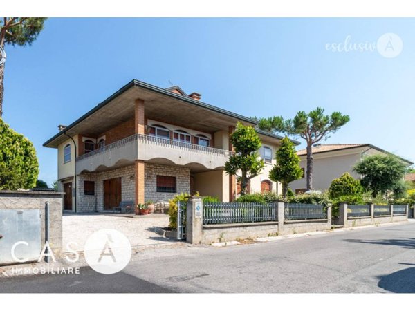 casa indipendente in vendita a Cesenatico in zona Villamarina
