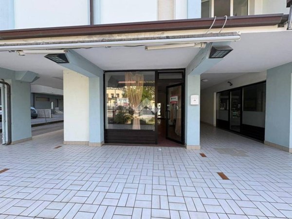 ufficio in vendita a Cesenatico in zona Valverde