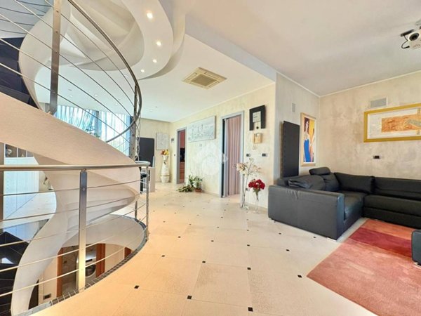 casa indipendente in vendita a Cesenatico in zona Villamarina
