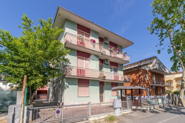 appartamento in vendita a Cesenatico in zona Villamarina