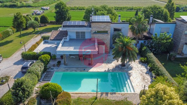 casa indipendente in vendita a Cesenatico