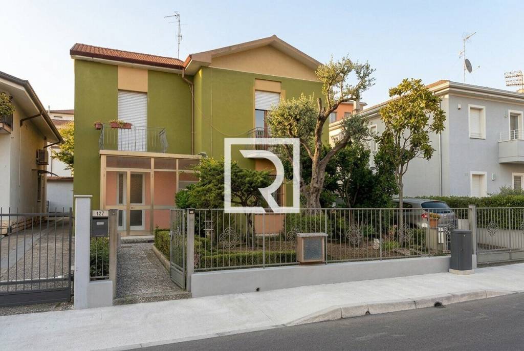 casa indipendente in vendita a Cesenatico