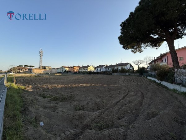 terreno in vendita a Cesenatico in zona Villamarina