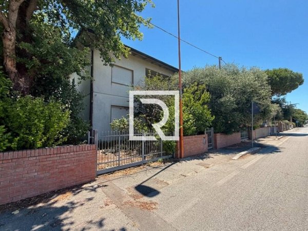 casa indipendente in vendita a Cesenatico in zona Bagnarola
