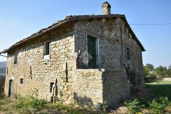 quadrivano in vendita a Civitella di Romagna in zona Cusercoli