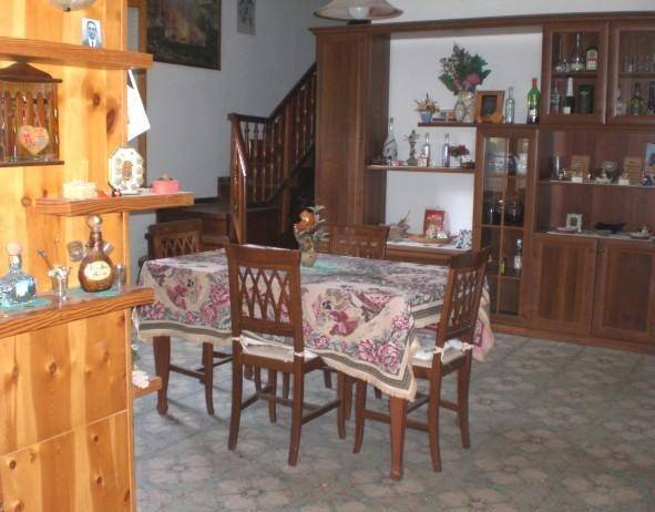 casa indipendente in vendita a Civitella di Romagna in zona Collina