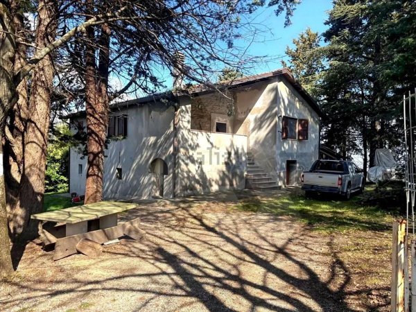 casale in vendita a Civitella di Romagna in zona Nespoli