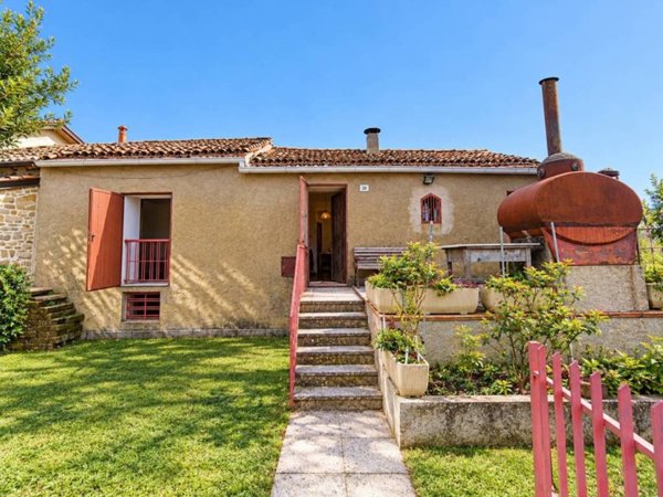 casa indipendente in vendita a Civitella di Romagna in zona Seguno