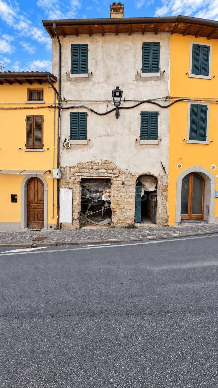 casa indipendente in vendita a Civitella di Romagna in zona Collina