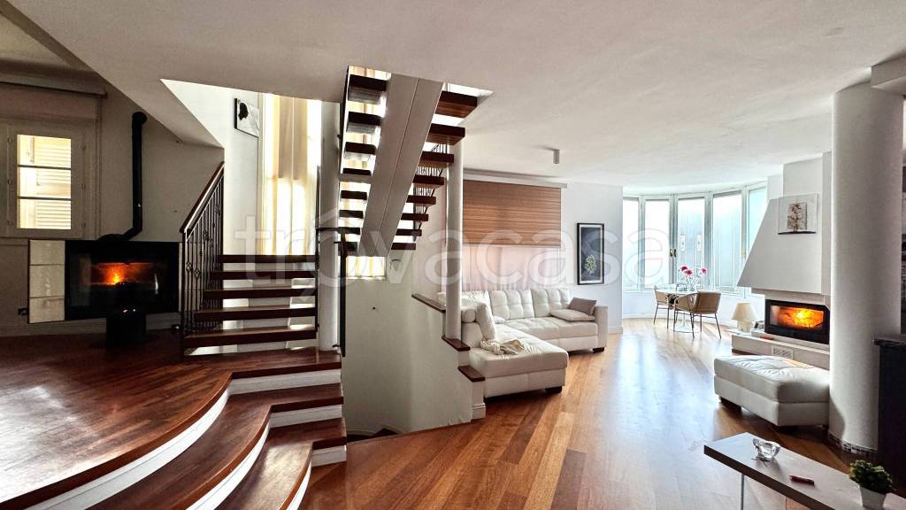 casa indipendente in vendita a Dovadola