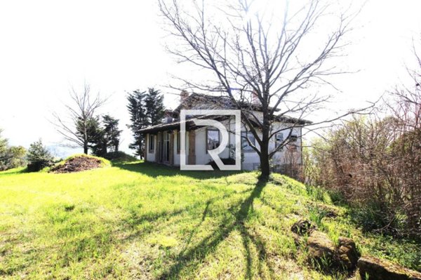 casa indipendente in vendita a Dovadola