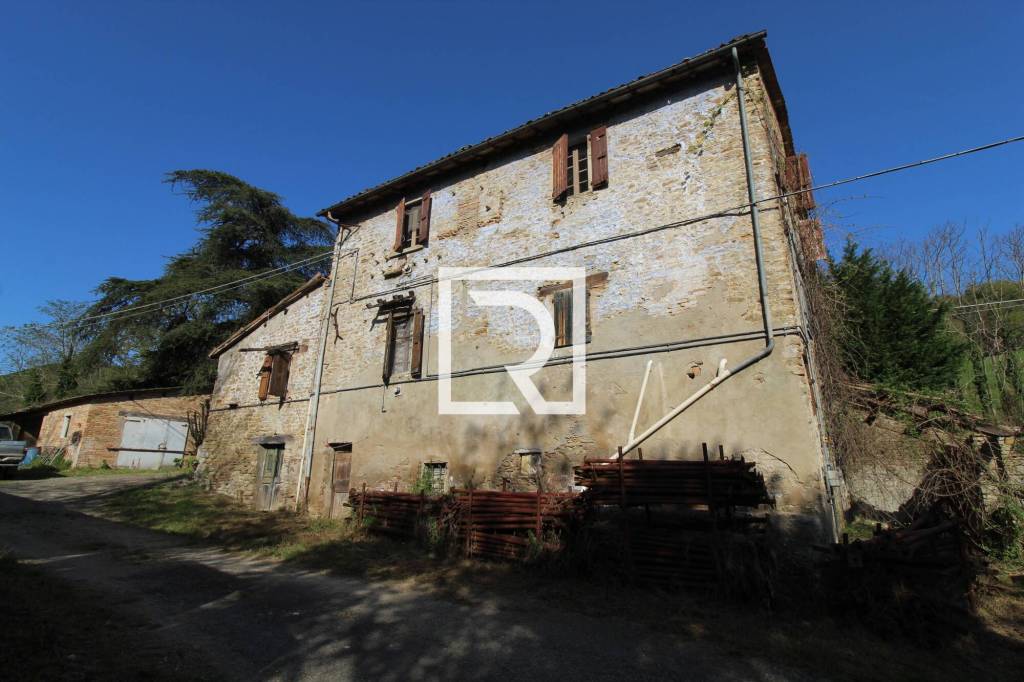 casa indipendente in vendita a Dovadola