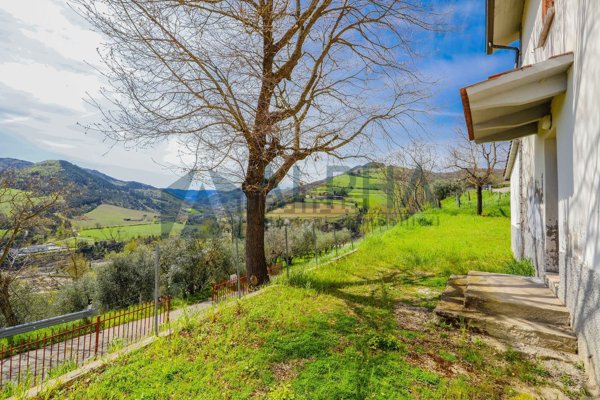 casa indipendente in vendita a Dovadola