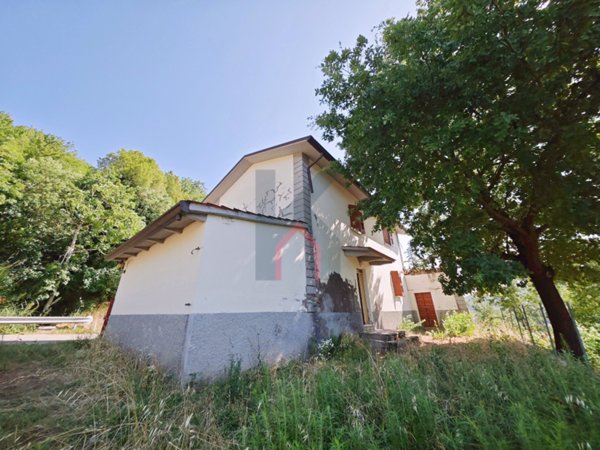casa indipendente in vendita a Dovadola